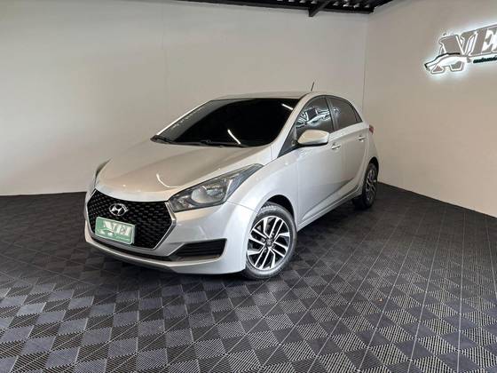 HYUNDAI HB20 1.0 COMFORT PLUS 12V FLEX 4P MANUAL